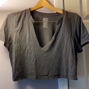 Bdg gray cropped v neck tee
